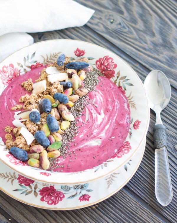 Bol smoothie quark et camerises Julie DesGroseilliers