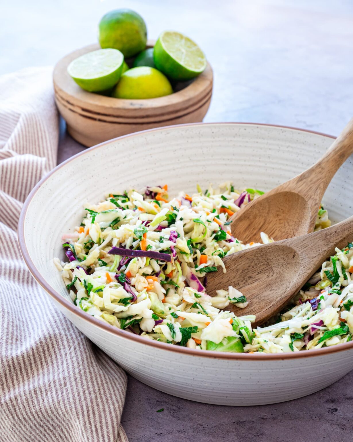 Salade de chou à la menthe, miel et lime - Julie DesGroseilliers ...