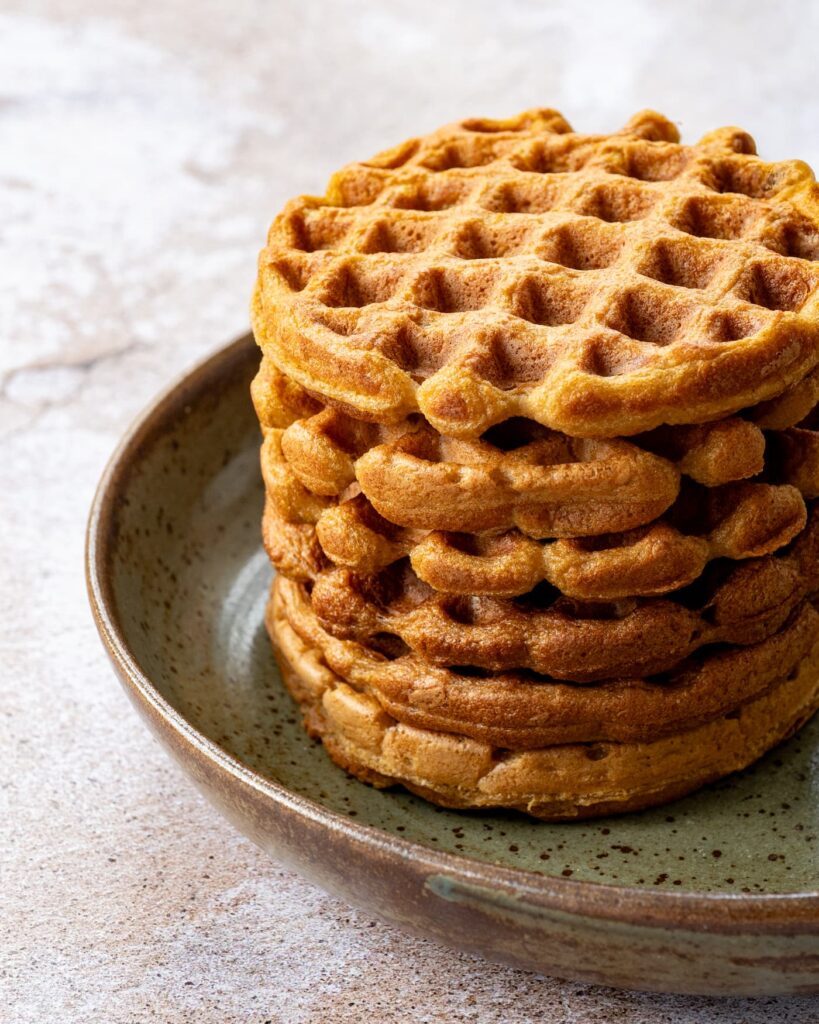 6 gaufres à l'avoine empilées l'une sur l'autre