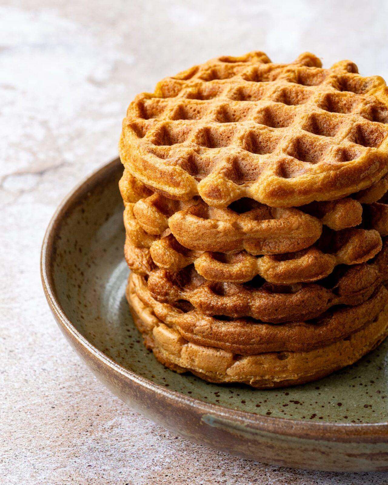 6 gaufres à l'avoine empilées l'une sur l'autre